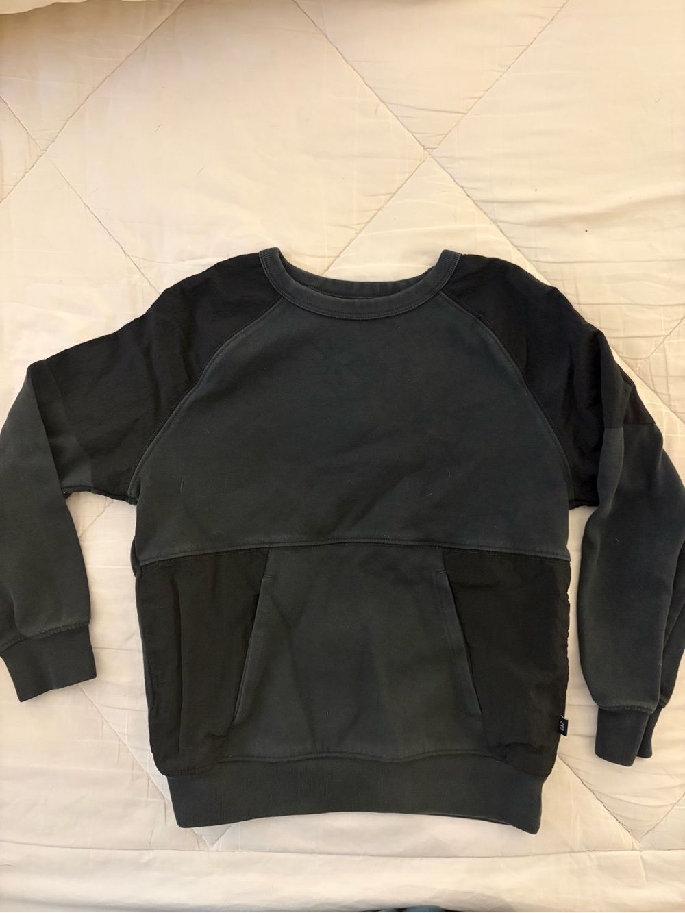 Gap Kids Boys Colorblock Pullover Sweatshirt Black Size S